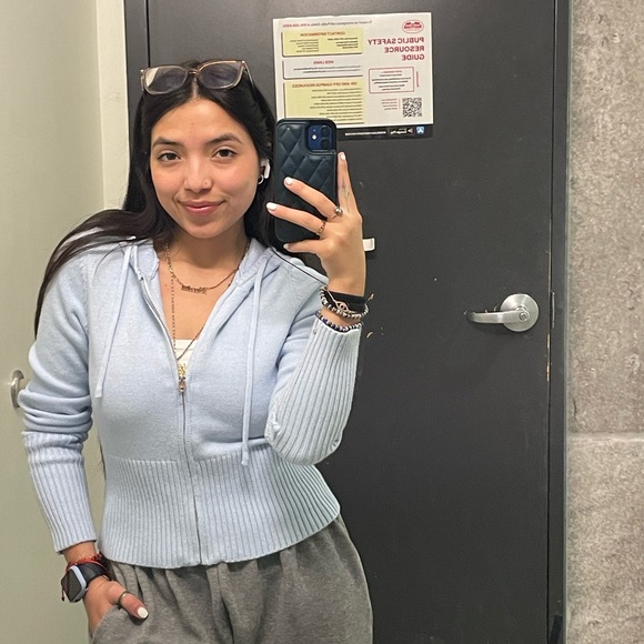 Meet your Posher, Brenda - Picture 4 of 7